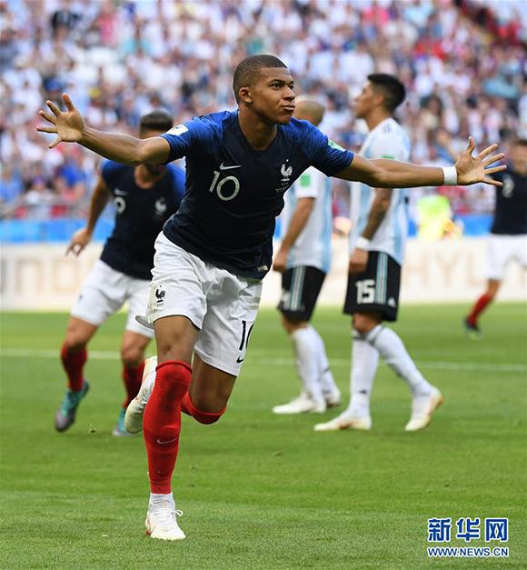 FuRyu推出《妮姬》艾玛手办：黑丝包臀不要太过诱人！